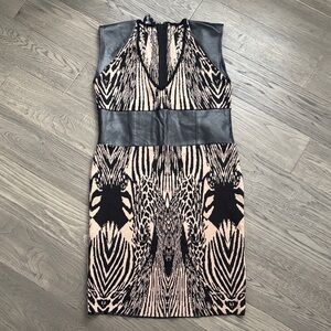 Bebe | Y2K 90’s Black and Cream Bodycon Stretchy Cheetah Dress Size Large